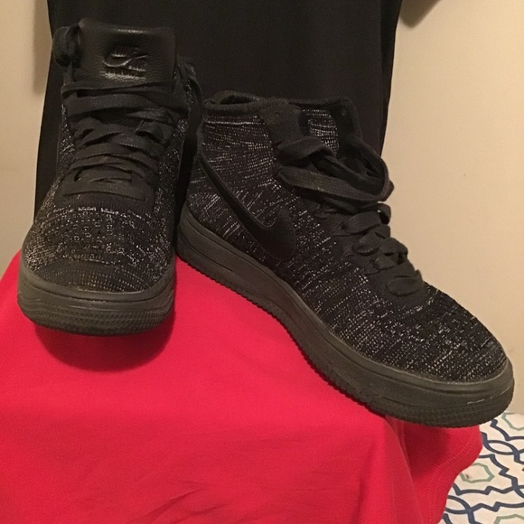 🔥Nike’s, size 6.5, new condition, lightweight women’s sneakers - Picture 1 of 4